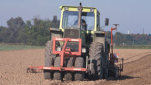 Traktor auf dem Feld